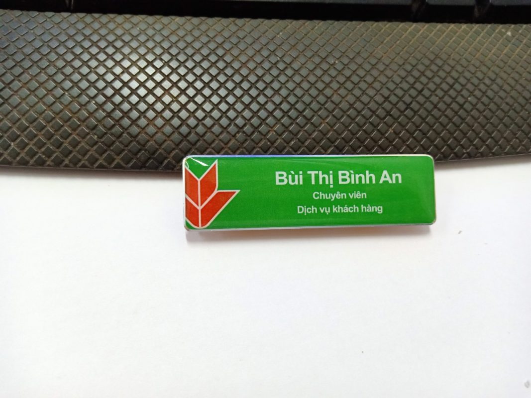 in bảng tên nhân viên Thịnh Phát